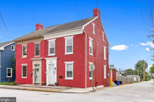 12 Butter Rd, York, PA 17315-1204