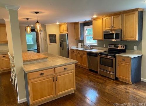 101 Osborn Ln, Upper Stepney CT  06468-2565 exterior