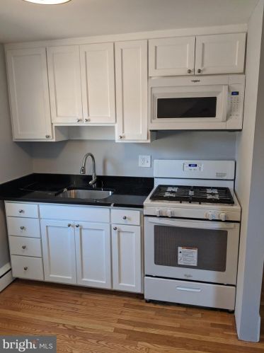 205 Haddon Ave, Tavistock NJ  08033-2322 exterior