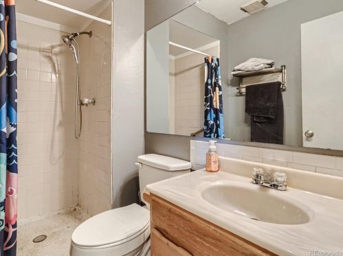 2272 Oakland Way, Denver CO 80014-1108 exterior