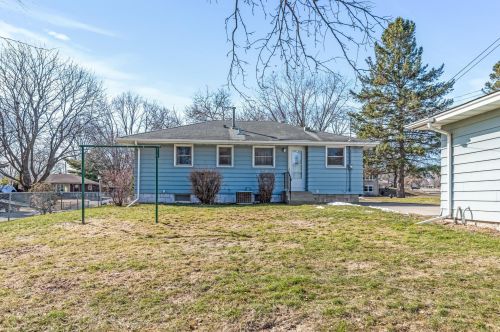 261 Gresham Ave, Saint Paul MN  55128-3916 exterior