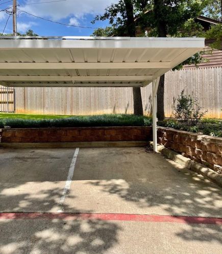 1451 Meadowood Village Dr, Fort Worth, TX 76120-4702