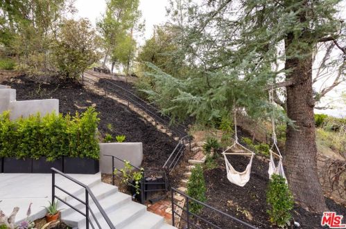 14600 Round Valley Dr, Van Nuys CA  91403-4632 exterior