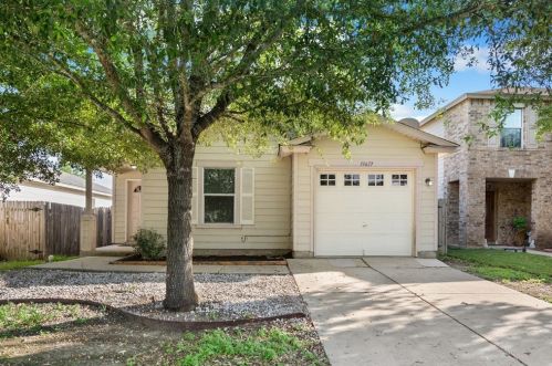 13617 Sea Biscuit Dr, Del Valle TX  78617-5865 exterior