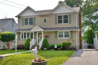 161 Redwood Ave, Wayne, NJ 07470-5137