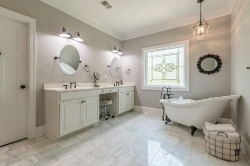 1648 Beacon Hill Blvd, Atlanta GA  30329-2556 exterior