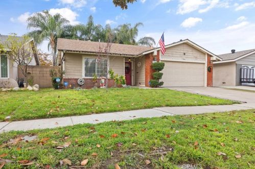 213 Hampton St, Anaheim, CA 92804-2257