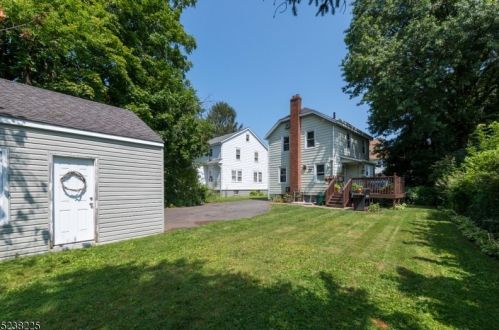 70 Hillcrest Rd, Maplewood NJ  07040-1605 exterior