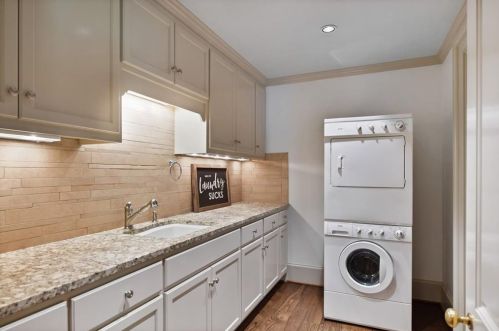 62 Brookhaven Dr, Atlanta GA  30319-1143 exterior