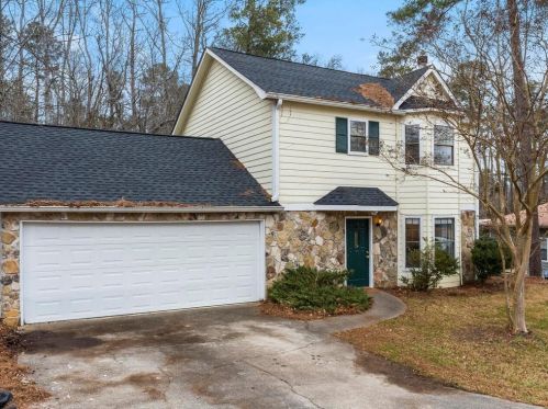 2352 Skyline Ridge Dr, Lithia Springs, GA 30122-2372