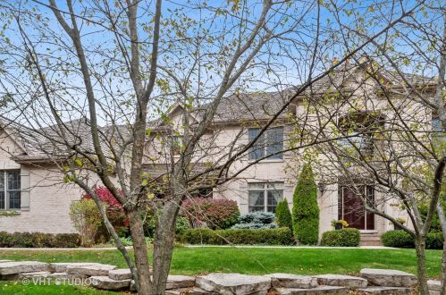 424 Old Mill Cir, Half Day, IL 60069-3305