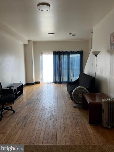 2036 19 St, Philadelphia PA 19121-4120 exterior