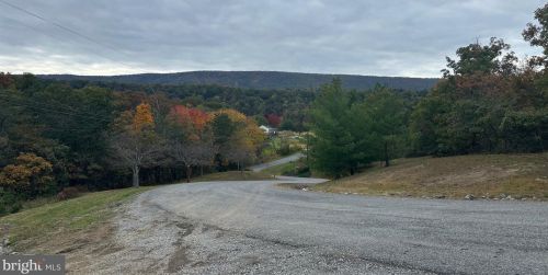 30 Cielo Ln, Berkeley Springs WV  25411-7123 exterior