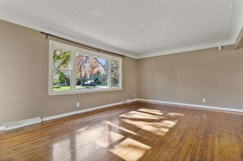 1086 Highview Dr, Saint Paul MN  55112-2418 exterior