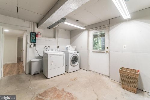 9914 Capitol View Ave, Silver Spring MD 20910-1033 exterior