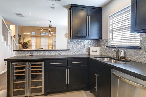 3141 Riverside Dr, Carrollton TX 75007-3732 exterior