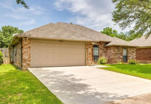 7425 Sean Dr, Fort Worth, TX 76182-4553