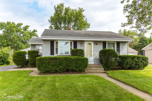 250 Main St, Trout Valley, IL 60013-2208