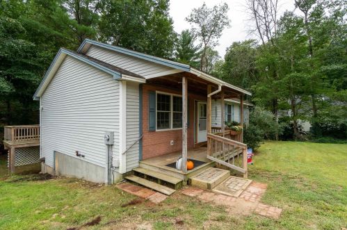 27 Barnes Ave, Alton, NH 03809-4616
