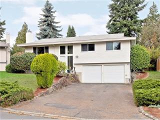 318 17th Ave, Kirkland, WA 98033-4907