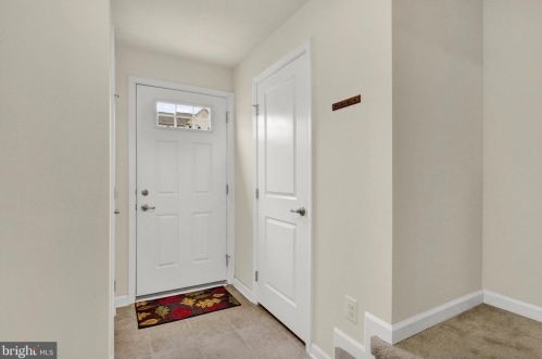 34 Ctr St, Hanover PA 17331-2828 exterior