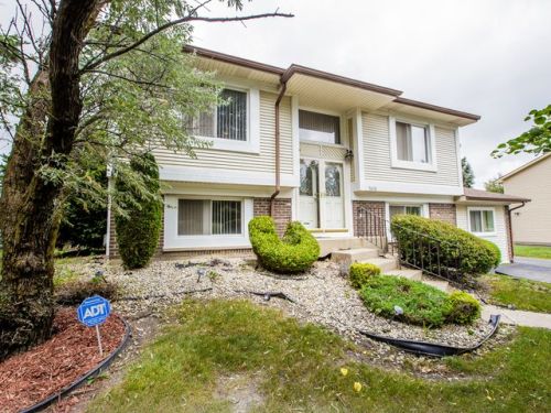 5658 Crestwood Rd, Matteson, IL 60443-1120