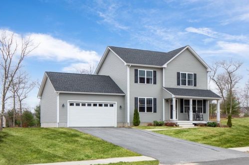 49 Watercress Ct, Coventry, RI 02816-8563