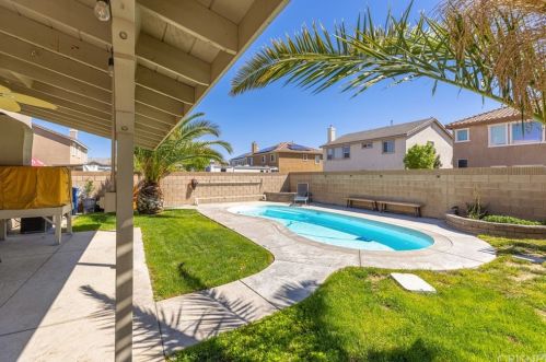 44022 Marbella St, Lancaster CA 93536 exterior