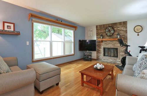 809 Burning Trl, Carol Stream IL  60188-9148 exterior