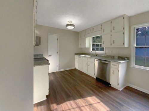 548 Knollwood Dr, Stockbridge GA  30281-2018 exterior