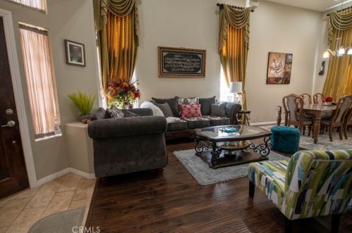 997 Dylan Way, Anaheim CA  92808-1519 exterior