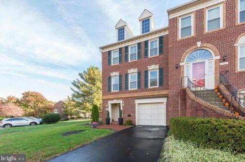 6825 Mclean Province Cir, Falls Church, VA 22043-1678