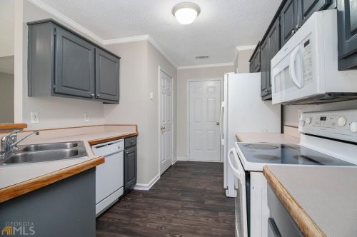 377 Jasmine Dr, Locust Grove, GA 30248-3914