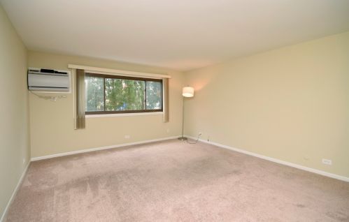 1258 Brown St, Des Plaines, IL 60016-3396