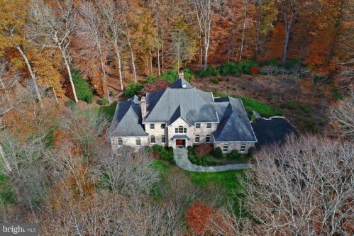 12810 Wyckland Dr, Clifton, VA 20124-2051