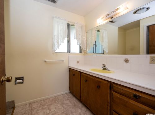 1350 200, Wellsville UT 84339-9703 exterior