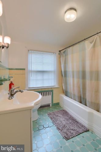 2184 Rdg Dr, Lancaster PA  17603-6150 exterior