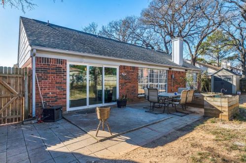 6881 Moss Ln, Fort Worth TX  76182-7039 exterior