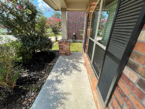 636 Maple Point Dr, Conroe TX  77301-3170 exterior