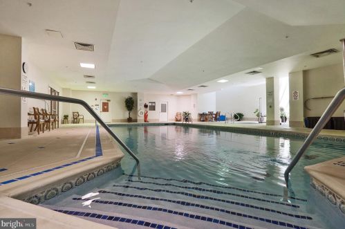 2304 Windrow Dr, Princeton NJ 08540-5020 exterior