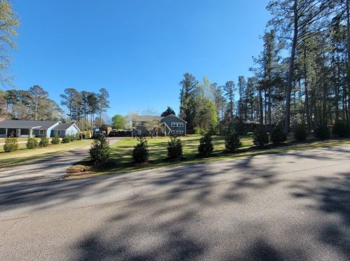 1758 Holmes Dr, Conyers GA  30094-4728 exterior