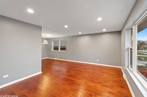 284 Cornell Ave, Calumet City, IL 60409-1727