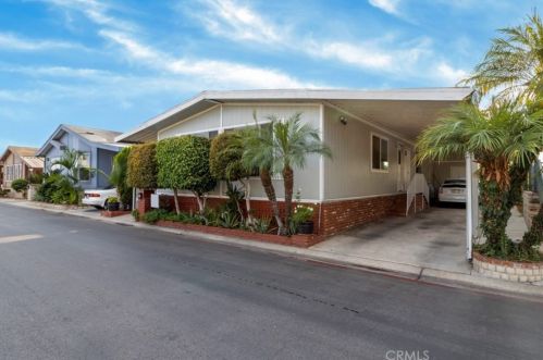 704 Stoneridge Dr, Santa Ana, CA 92704-2474