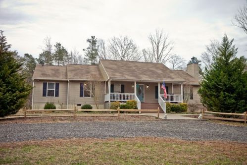 10019 New Hope Ct, Zanoni, VA 23061-2875