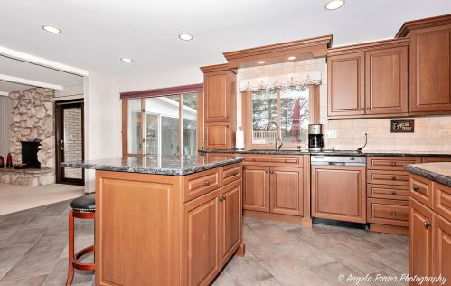 950 King Richards Ct, Bannockburn IL  60015-2627 exterior