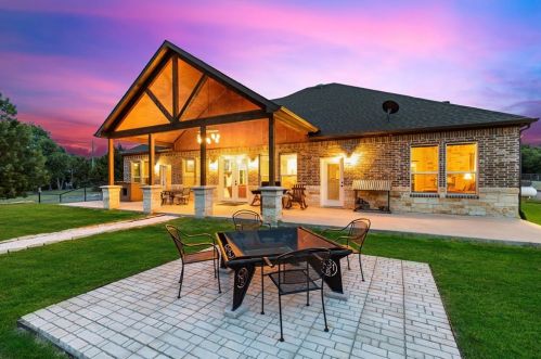 2151 Texas Plume Rd, Cedar Hill TX 75104-3602 exterior