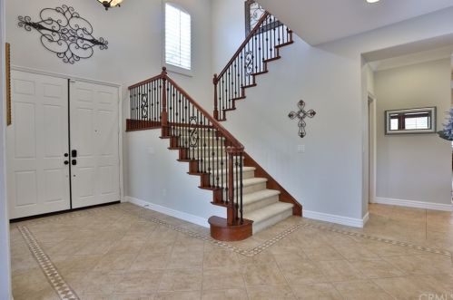 12913 Heather Crest Ct, Riverside, CA 92503-7910
