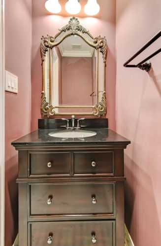 6116 County Line Rd, Willowbrook IL  60527-5719 exterior