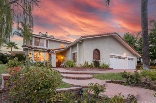 5801 Ridgebrook Dr, Calabasas, CA 91301-4621