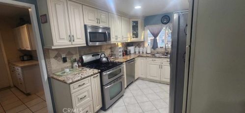 20516 Avenida Hacienda, Riverside CA  92508-2441 exterior